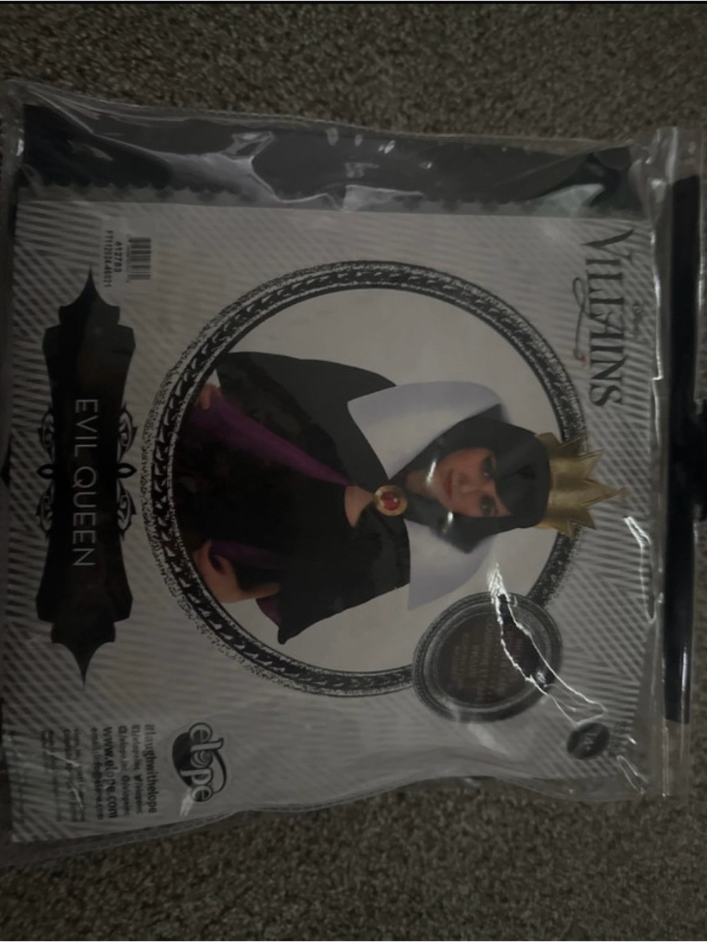 Evil queen cape and crown used